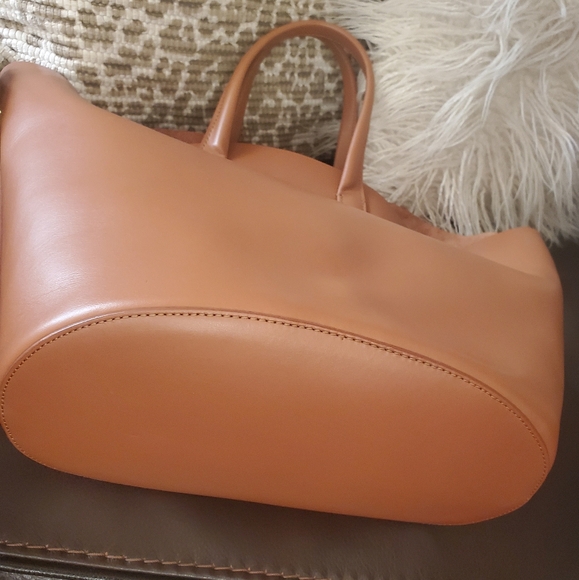 Massimo Dutti Leather Bucket Tote Bag - Picture 5 of 8